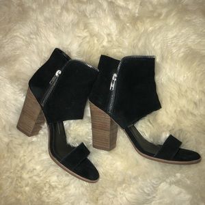 Dolce Vita Black and Brown Sandals